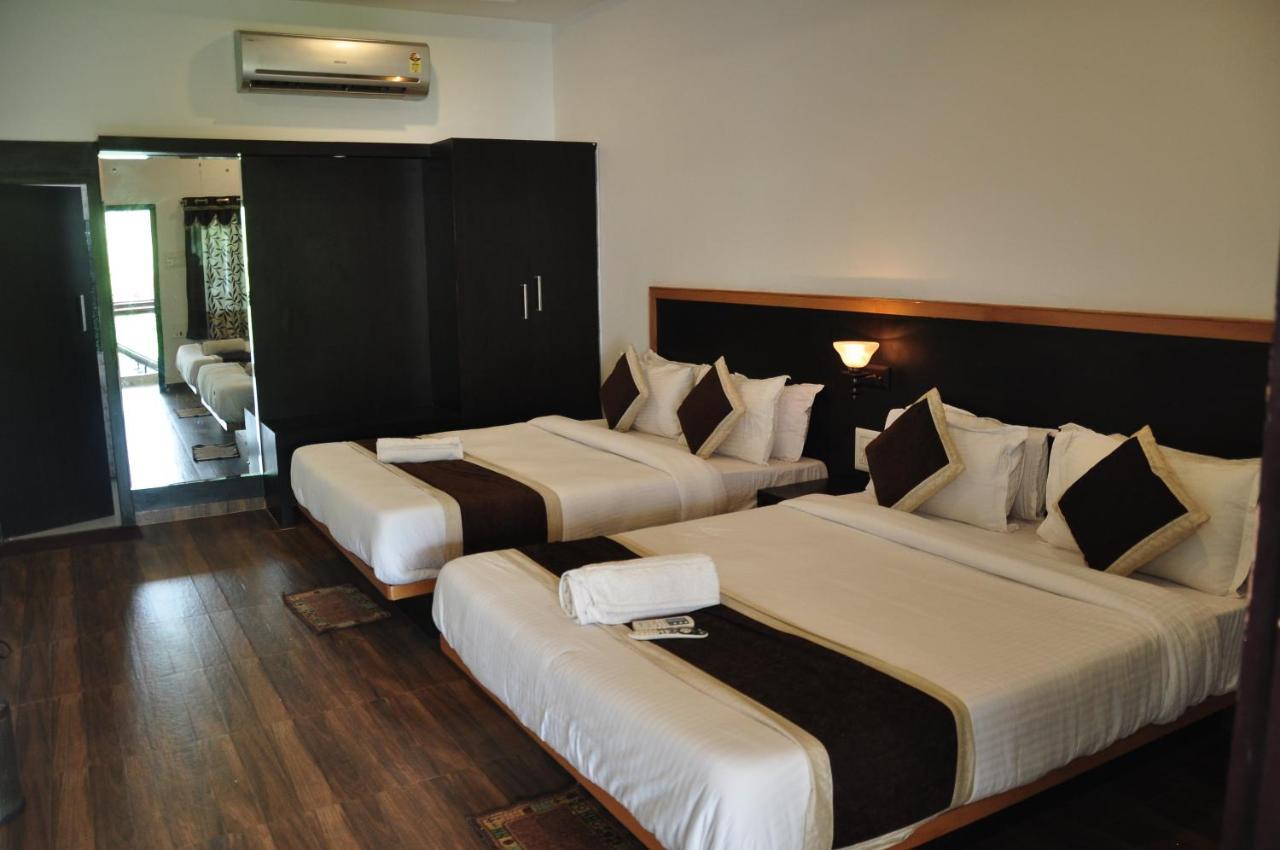 Seed Hotel Shrīrangapattana Buitenkant foto