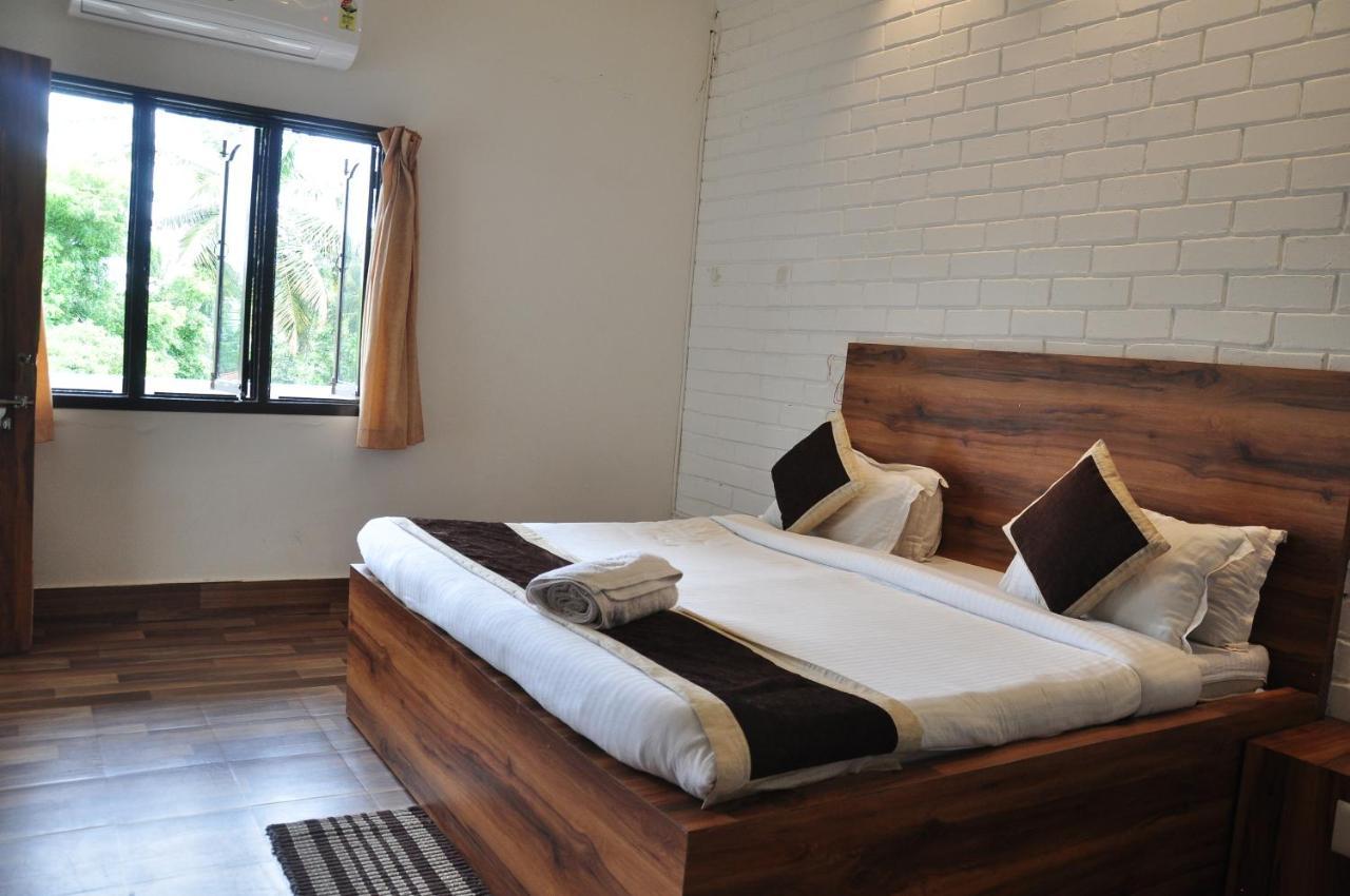 Seed Hotel Shrīrangapattana Buitenkant foto
