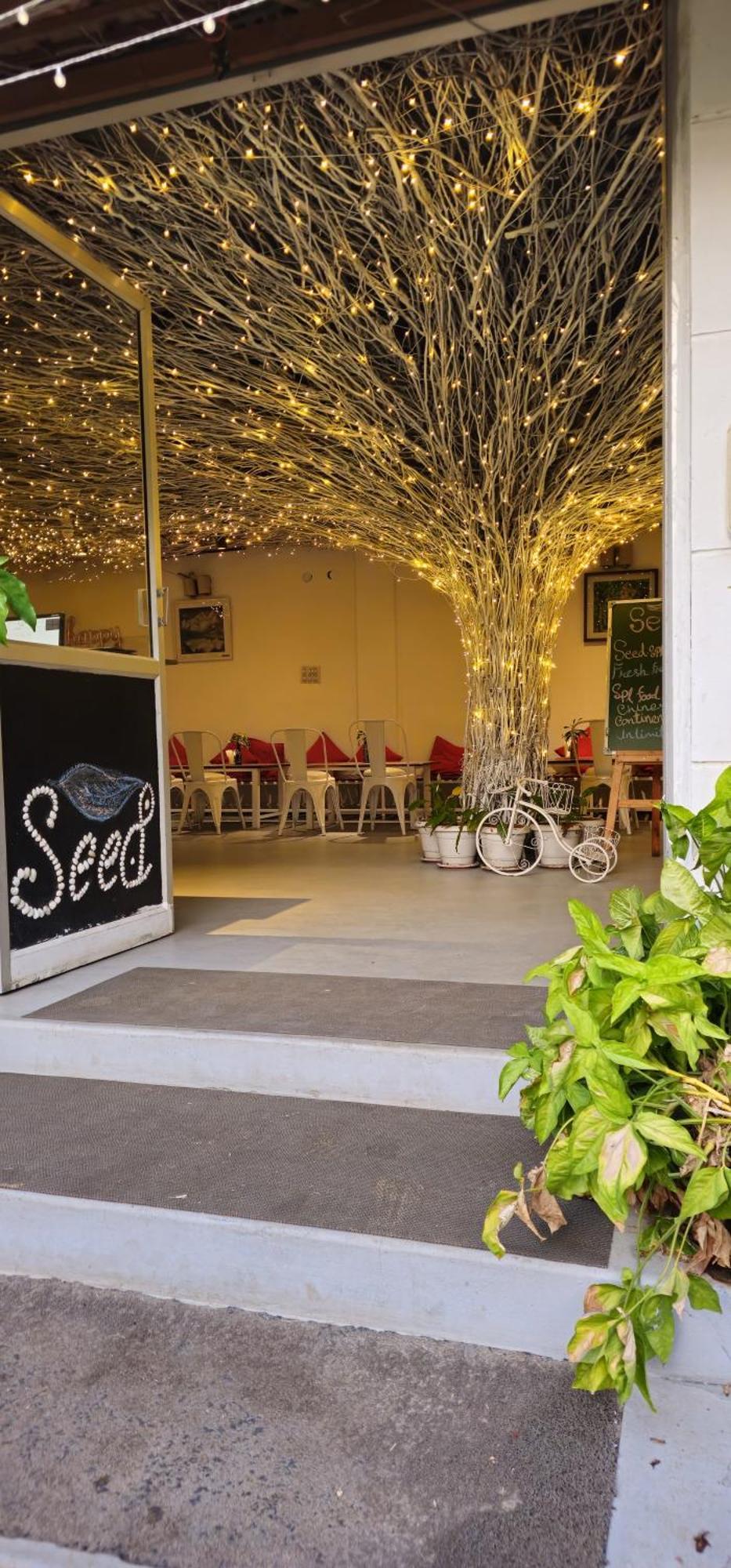 Seed Hotel Shrīrangapattana Buitenkant foto